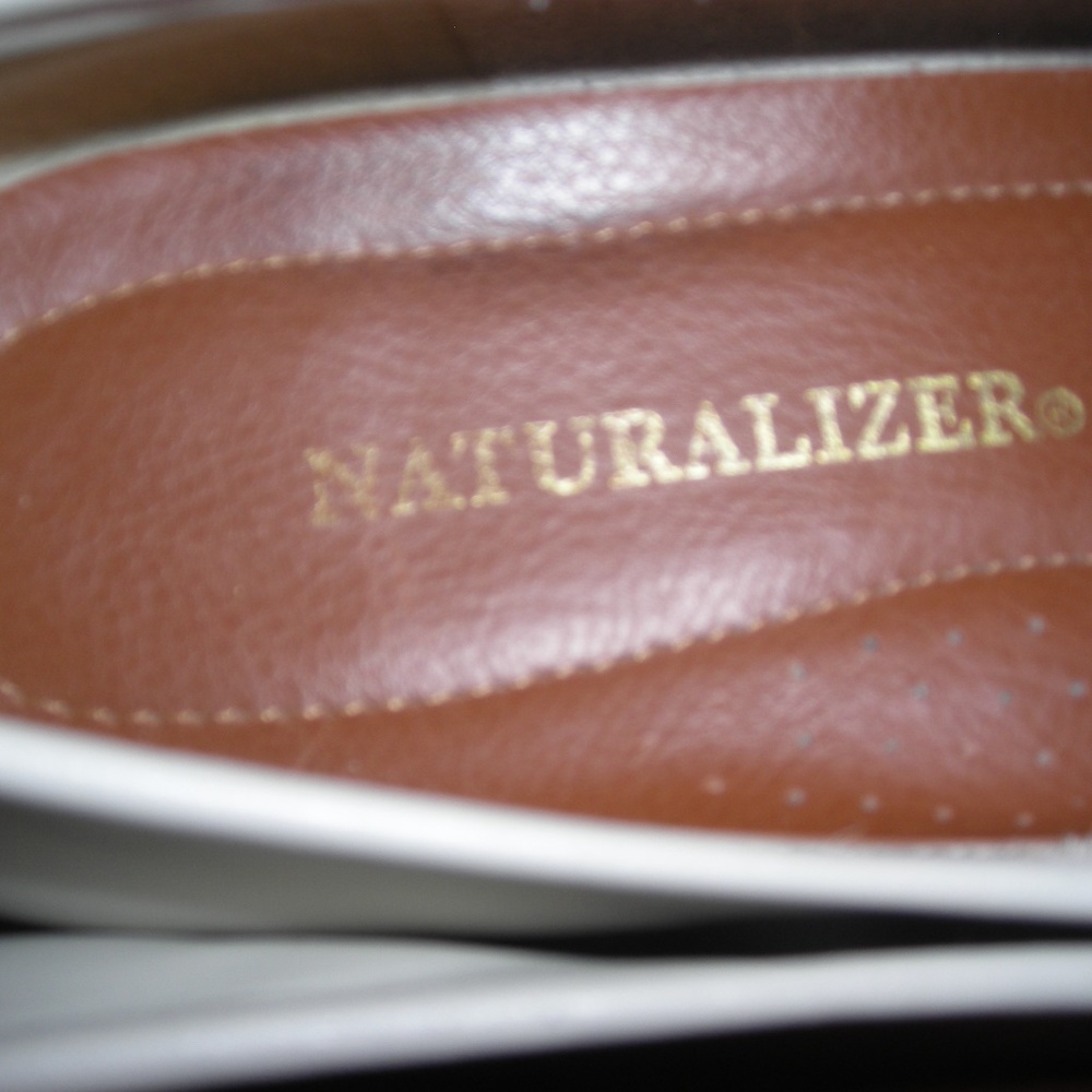 Ladies shoes  Naturalizer, size 8.5 M. - Picture 2 of 3